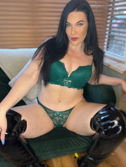 Your Tall British Queen ๐ธ's profile picture