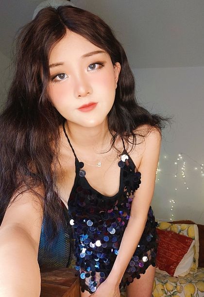 Kaveski Suzuki college girl next door's profile picture