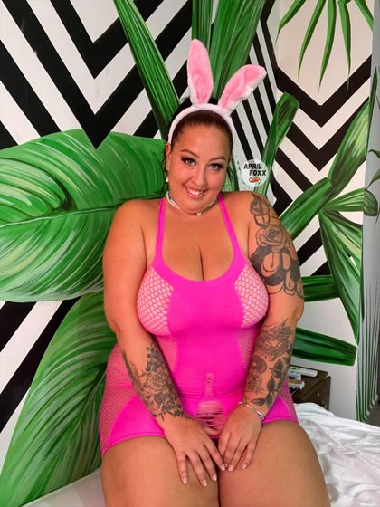 BUNNY NEXT DOOR 🚪🐰's profile picture