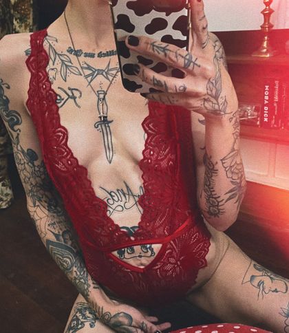 🥀🕸 ℭ𝔩𝔞𝔦𝔯𝔢 🕸🥀's profile picture