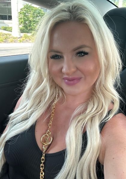 Jeweled Blonde's profile picture